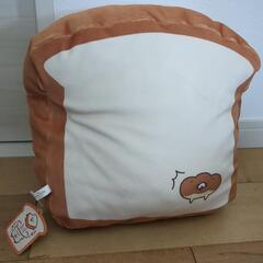 ふかふかしたパン　ぬいぐるみ　クッション　シノザキの画像
