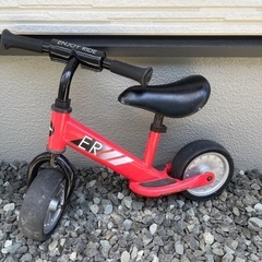 ストライダータイプの自転車　子供