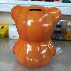 クマの貯金箱の画像