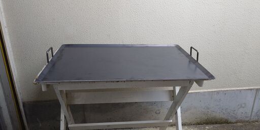 ネット専用品　大きな鉄板　厚み４.５ミリ　バーベキュー　大量調理に最適　持ち手付き　ＢＢＱ　学園文化祭り