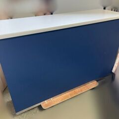 【自社配送は札幌市内限定】スチール製 収納付き受付カウンター ハイカウンター 幅150cm スチール棚 収納棚 オフィス家具の画像
