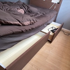 ベットフレームあげます