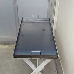 極厚　６ミリ　鉄板　４辺フチ加工　便利な持ち手付き　BBQ　キャンプ　祭りに最適の画像
