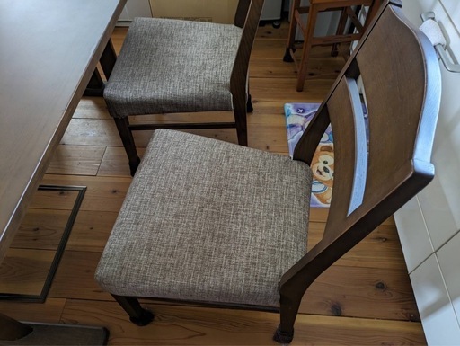 ダイニングテーブル、椅子