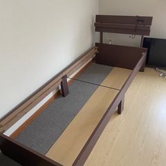 1人用ベッドフレーム、マット
の画像