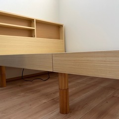 ベッドフレームの画像