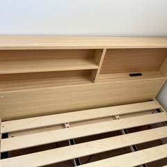 ベッドフレームの画像