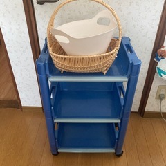 急募　ラック　棚　カゴ