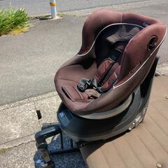 Combi チャイルドシート 茶色 ネーム lite ISOFIXシリーズ 説明書あり 【浜村鹿野温泉ICから3分 買取本舗、 宮本リサイクル 営業時間9～19時 定休日水曜のみ←連絡できませんm(_ _)m】の画像
