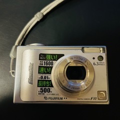 Fujifilm FinePix F10 6.3MP デジカメ　...