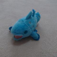 ぬいぐるみ　サメ？
