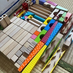 ビー玉転がし積み木セットの画像