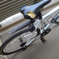 値下げ！HEAD★7段変速クロスバイク★ノーパンクタイヤ★700×28C  HEAD×CHACLE PHYTHON ホワイトの画像