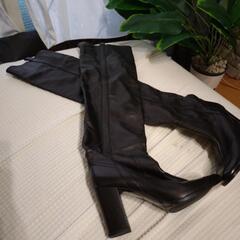 CHANELニーハイブーツ