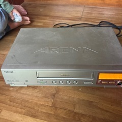 TOSHIBA ビデオデッキ　A-JDN 10  ジャンク品
