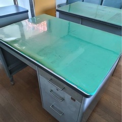 事務机差し上げます！