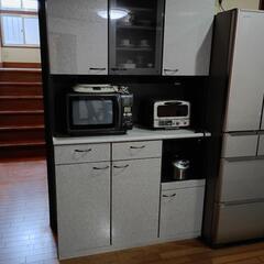 収納棚　中身も必要ならどうぞ