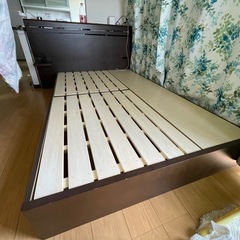 セミダブルベッド