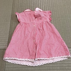 ベビー服 いちご柄ワンピース 69サイズの画像