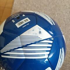 サッカーボール　アディダス　の画像