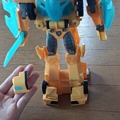 トランスフォーマー　バンブルビーおもちゃ