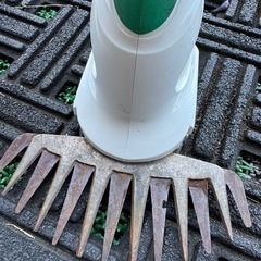 makita マキタ 160mm芝生バリカン MUM1600 ハンドルセットの画像