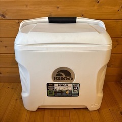 IGLOO 28ℓ　クーラーボックス