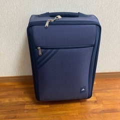 スーツケース