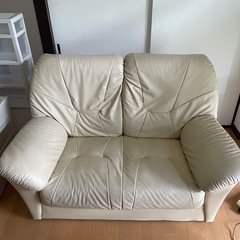 2人掛けソファ　ベージュ　革