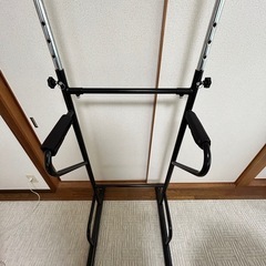 懸垂マシン（ぶら下がり健康器）の画像