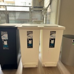 ゴミ箱4個本日引き取り