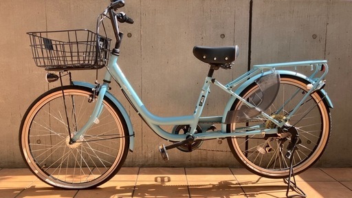 美品 自転車 24インチ 変速6段付き カゴあり