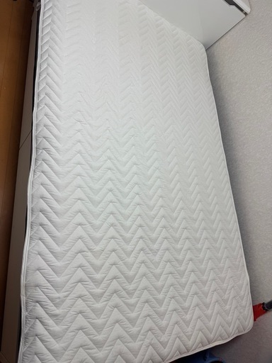 新品未使用白いセミダブルベッド(引取者割引します)