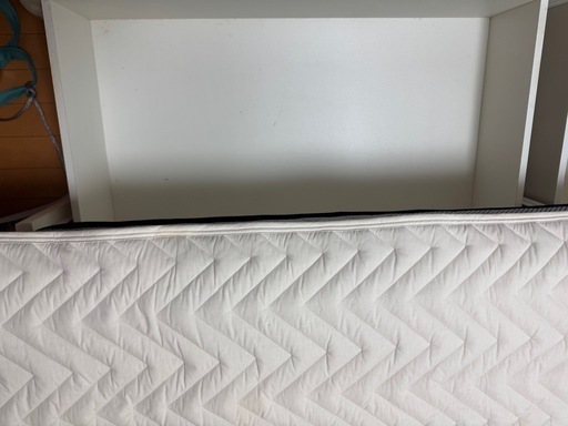 新品未使用白いセミダブルベッド(引取者割引します)