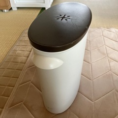 使い勝手の良い袋のまま収納・保存できる米びつ　 5kgの米袋が無駄なくピッタリ収まるの画像