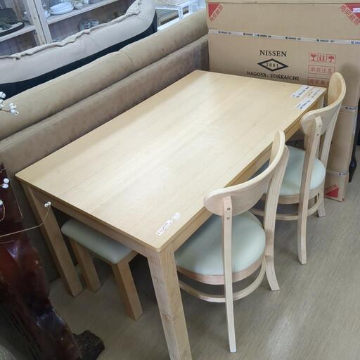 木製ダイニングテーブル＆チェア2脚セット＆ベンチチェア天板にシミ 