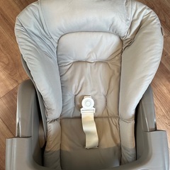 コンビ ハイローチェア ネムリラ Fit AQ ベージュの画像