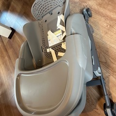 コンビ ハイローチェア ネムリラ Fit AQ ベージュの画像