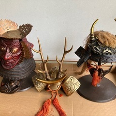 兜の置き物