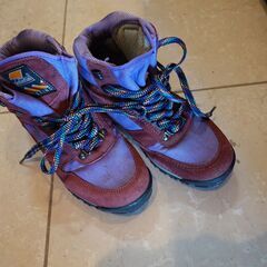 女性用登山靴　差し上げます。