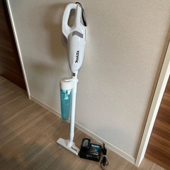 makita 充電式クリーナ、バッテリ、充電器