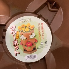 タワーポット　　ストロベリーポット（未使用4鉢＋使用品1鉢）　ヘリクリサム種　　の画像