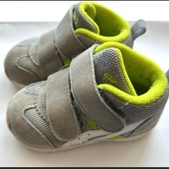 アシックス　asics スニーカー　13cm ホームクリーニング済みの画像