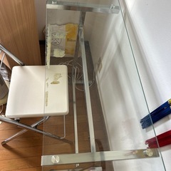早い者勝ち‼️透明テーブル、椅子セット。の画像