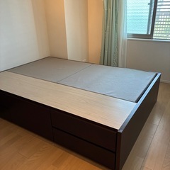 収納付きダブルベッド