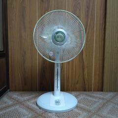TOSHIBA　東芝　マイナスイオン扇風機