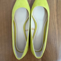 パンプス ローヒール イエロー 23.0cmの画像