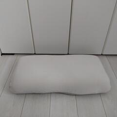 枕　低反発　中古