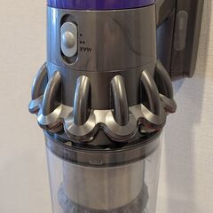 Dyson Cyclone V10コードレスクリーナー（SV12, 2018年製）の画像