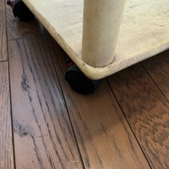 ビンテージ　キャスターつき棚の画像